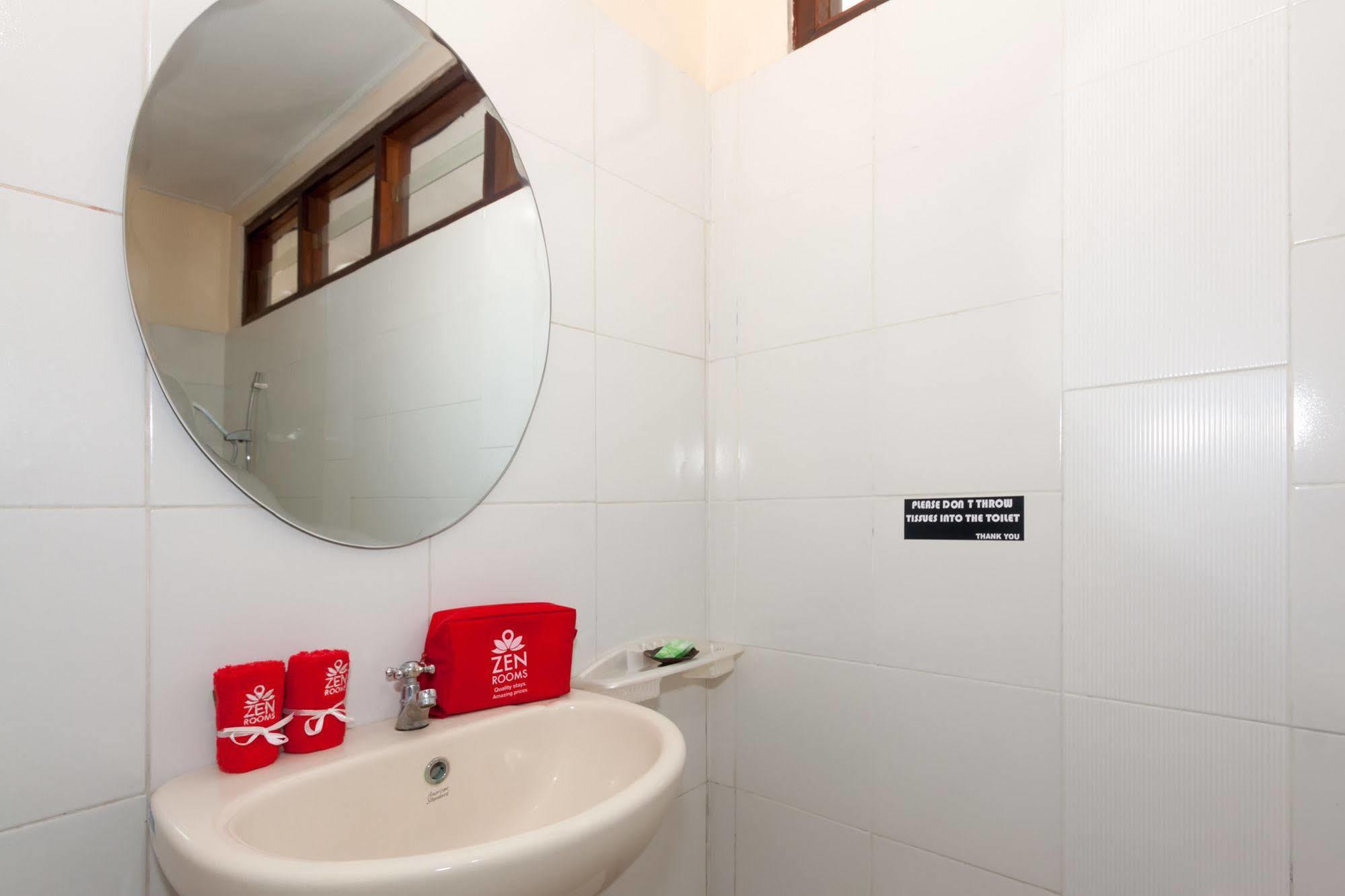 Zen Rooms Sanur Blanjong Sekawaru Exterior photo
